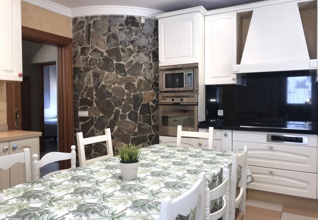 Villa in Marbella - Stunning 7-Bedroom Beachside Villa in Marbella