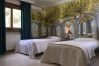 Villa in Marbella - Stunning 7-Bedroom Beachside Villa in Marbella