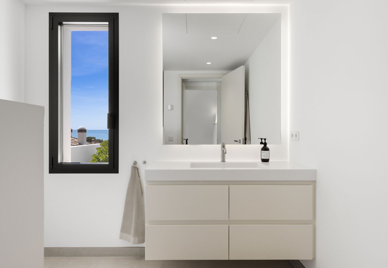 Villa in Marbella - Private Luxury Villa Steps from the beach!