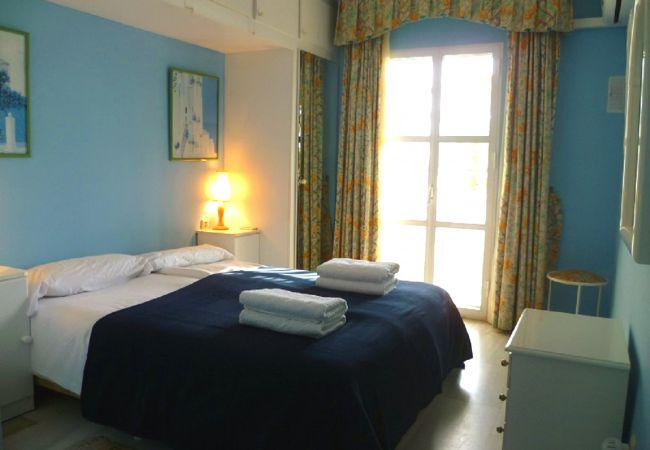 Apartment in Mijas Costa - Coastal Apartment with Direct Beach Access