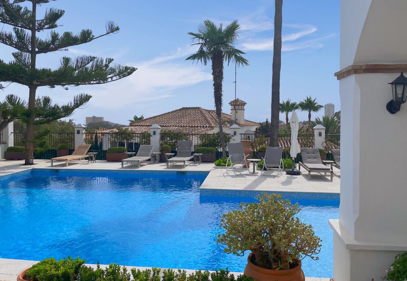 Villa in Marbella - Super Andalusian Villa Near Beach with Heated Pool