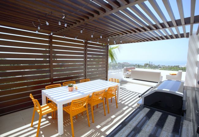 Villa in Marbella - Villa near Beach with Pool & Panoramic Views