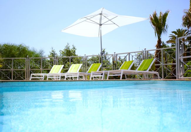 Villa in Marbella - Villa near Beach with Pool & Panoramic Views