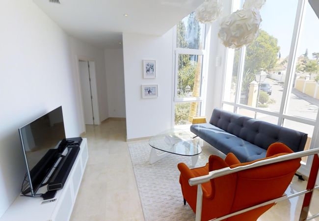 Villa in Marbella - Villa near Beach with Pool & Panoramic Views