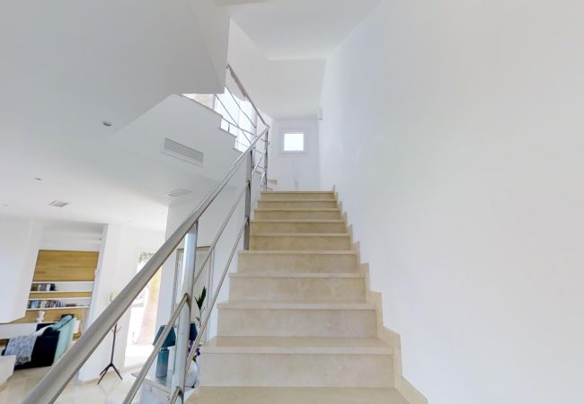 Villa in Marbella - Villa near Beach with Pool & Panoramic Views