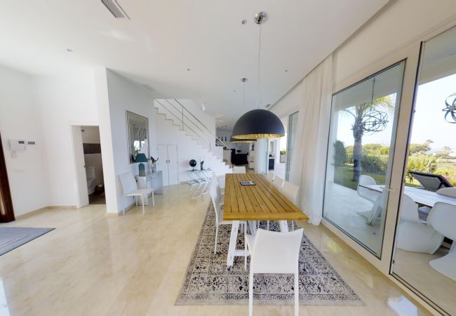 Villa in Marbella - Villa near Beach with Pool & Panoramic Views