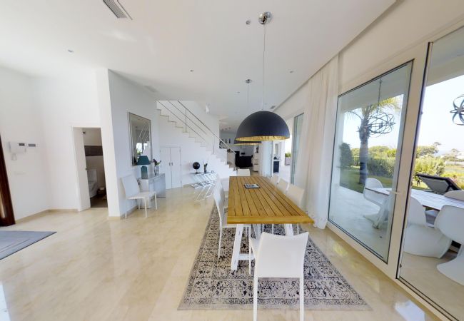 Villa in Marbella - 24550-EXQUISITE VILLA NEAR BEACH - HEATED POOL