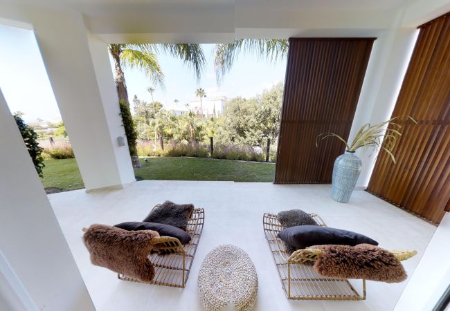 Villa in Marbella - Villa near Beach with Pool & Panoramic Views