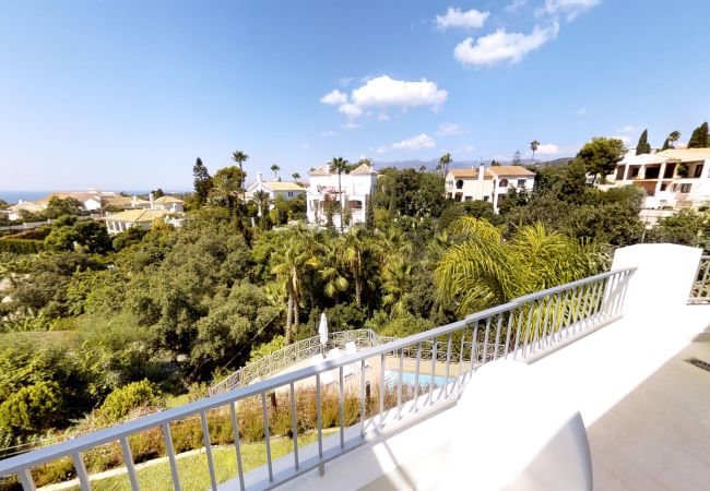 Villa in Marbella - Villa near Beach with Pool & Panoramic Views