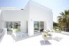 Villa in Marbella - Villa near Beach with Pool & Panoramic Views