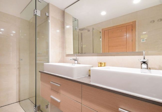 Villa in Marbella - Luxury Villa with Panoramic Views - Puerto Banus