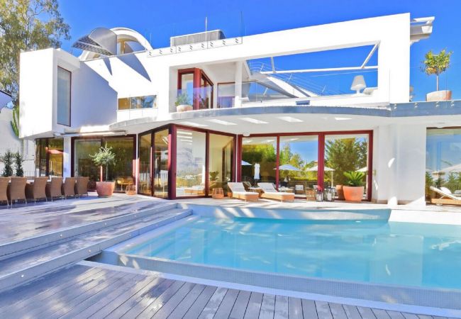 Villa in Marbella - Luxury Villa with Panoramic Views - Puerto Banus