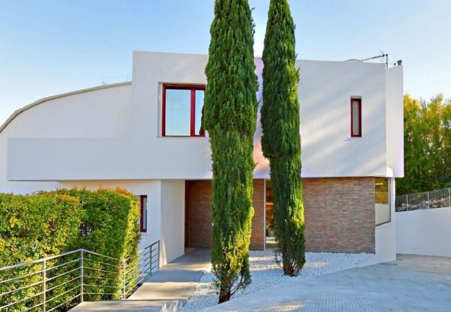 Villa in Marbella - Luxury Villa with Panoramic Views - Puerto Banus