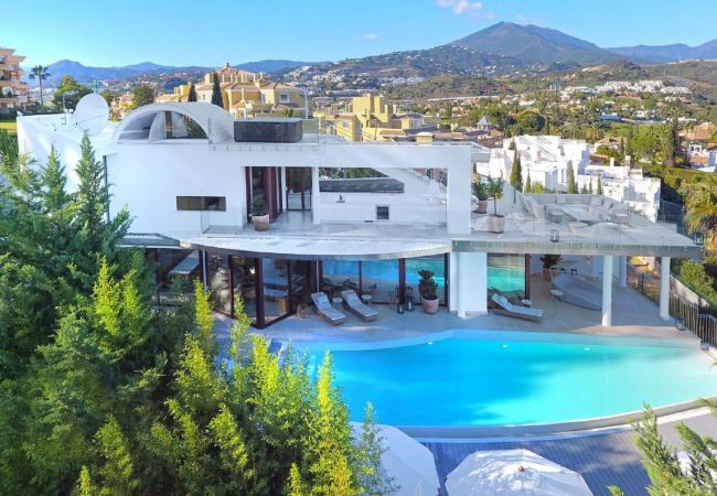 Villa in Marbella - Luxury Villa with Panoramic Views - Puerto Banus