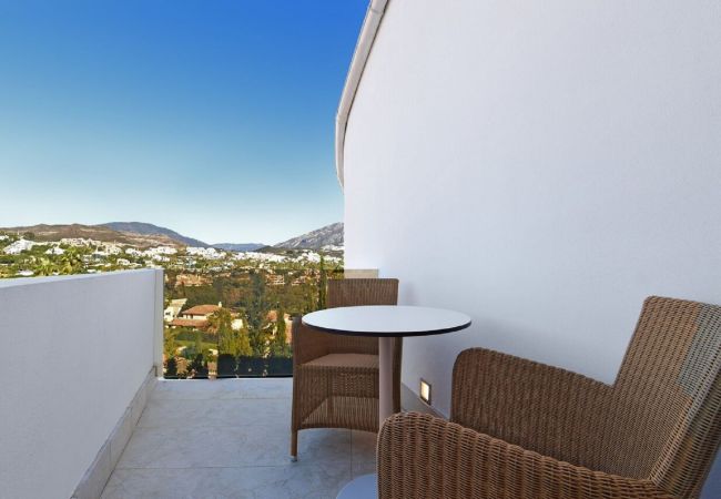 Villa in Marbella - Luxury Villa with Panoramic Views - Puerto Banus