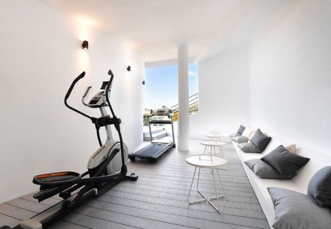 Villa in Marbella - Luxury Villa with Panoramic Views - Puerto Banus