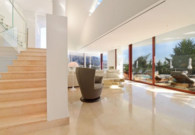 Villa in Marbella - Luxury Villa with Panoramic Views - Puerto Banus