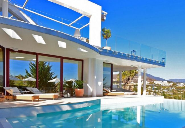 Villa in Marbella - Luxury Villa with Panoramic Views - Puerto Banus