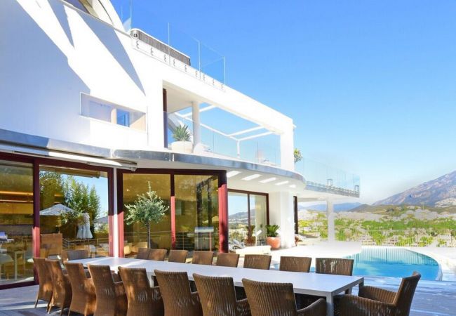 Villa in Marbella - Luxury Villa with Panoramic Views - Puerto Banus