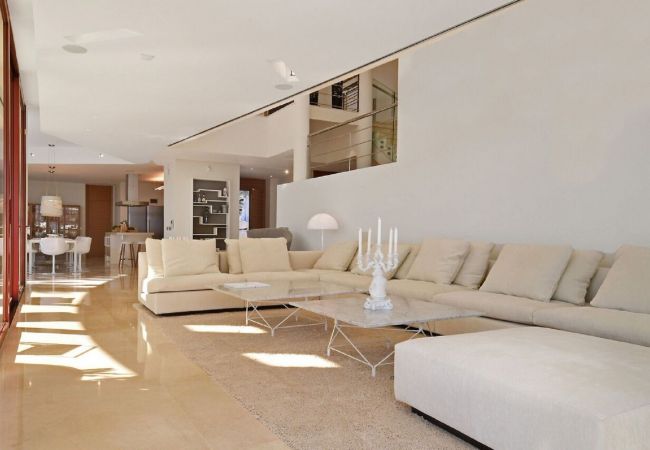 Villa in Marbella - Luxury Villa with Panoramic Views - Puerto Banus