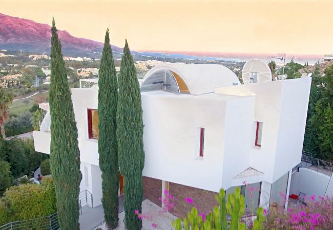 Villa in Marbella - Luxury Villa with Panoramic Views - Puerto Banus