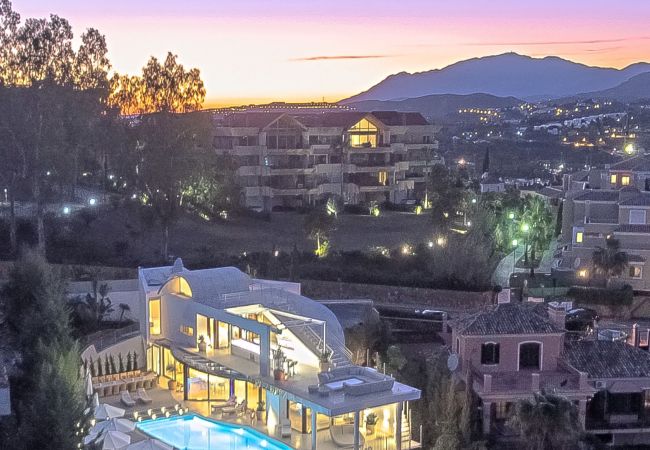 Villa in Marbella - Luxury Villa with Panoramic Views - Puerto Banus