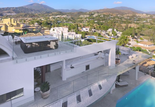 Villa in Marbella - Luxury Villa with Panoramic Views - Puerto Banus