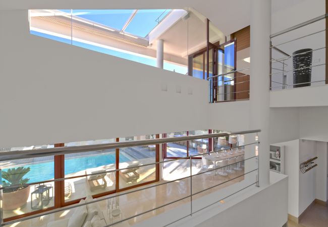 Villa in Marbella - Luxury Villa with Panoramic Views - Puerto Banus