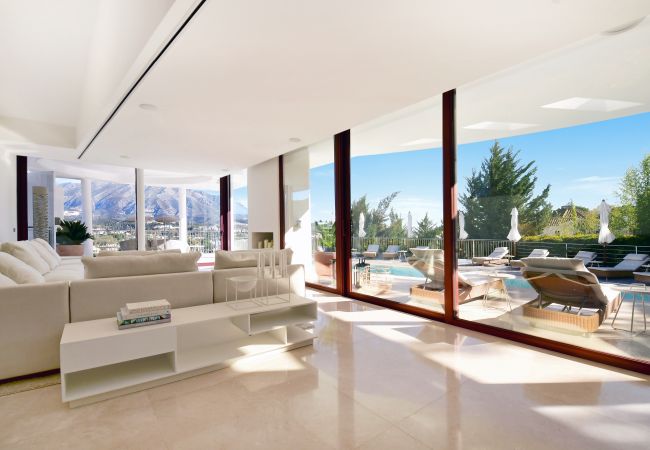 Villa in Marbella - Luxury Villa with Panoramic Views - Puerto Banus