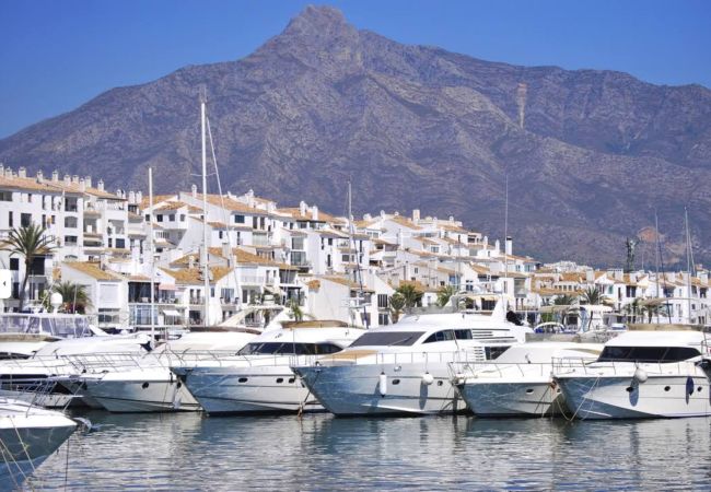 Villa in Marbella - Luxury Villa with Panoramic Views - Puerto Banus