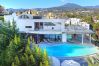 Villa in Marbella - Luxury Villa with Panoramic Views - Puerto Banus