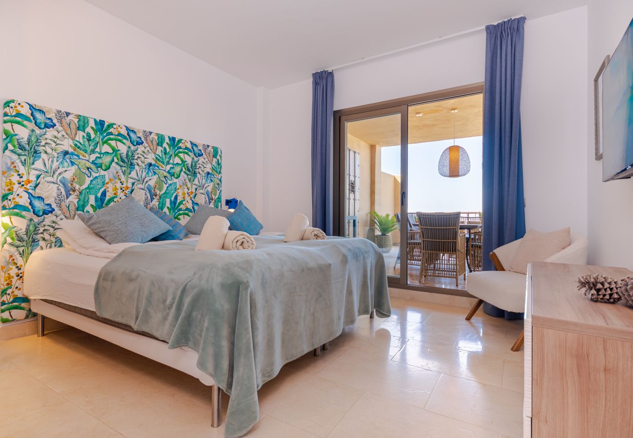 Apartment in Benahavís - Modern apartment with Sea & Mountain Views