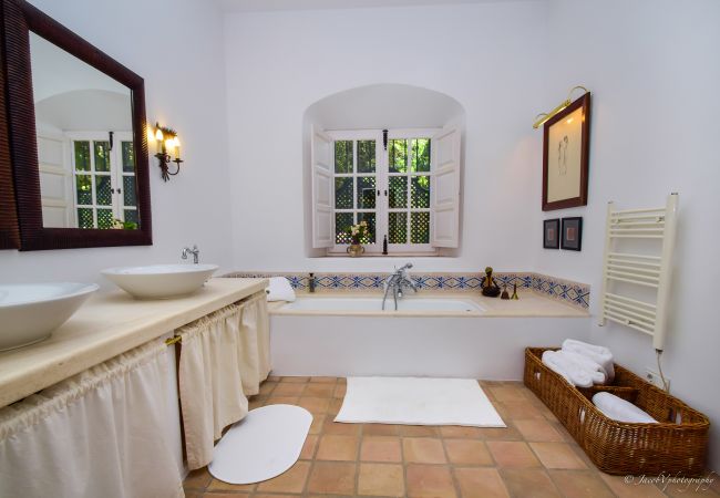 Villa in Marbella - A Real Oasis in  Colonial style