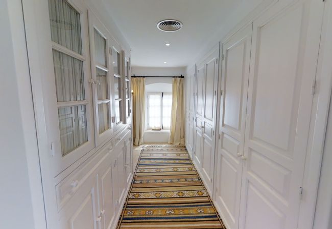 Villa in Marbella - A Real Oasis in  Colonial style