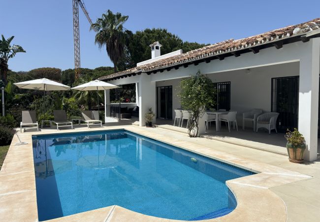 Villa in Marbella - Spacious Family Villa with Pool & Sunny Garden