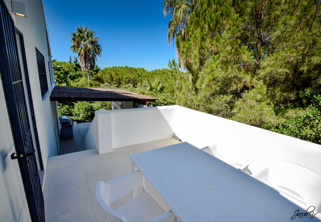 Villa in Marbella - Spacious Family Villa with Pool & Sunny Garden