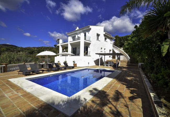 Villa/Dettached house in Marbella - 14177- Exquisite villa near beach! Heated pool*