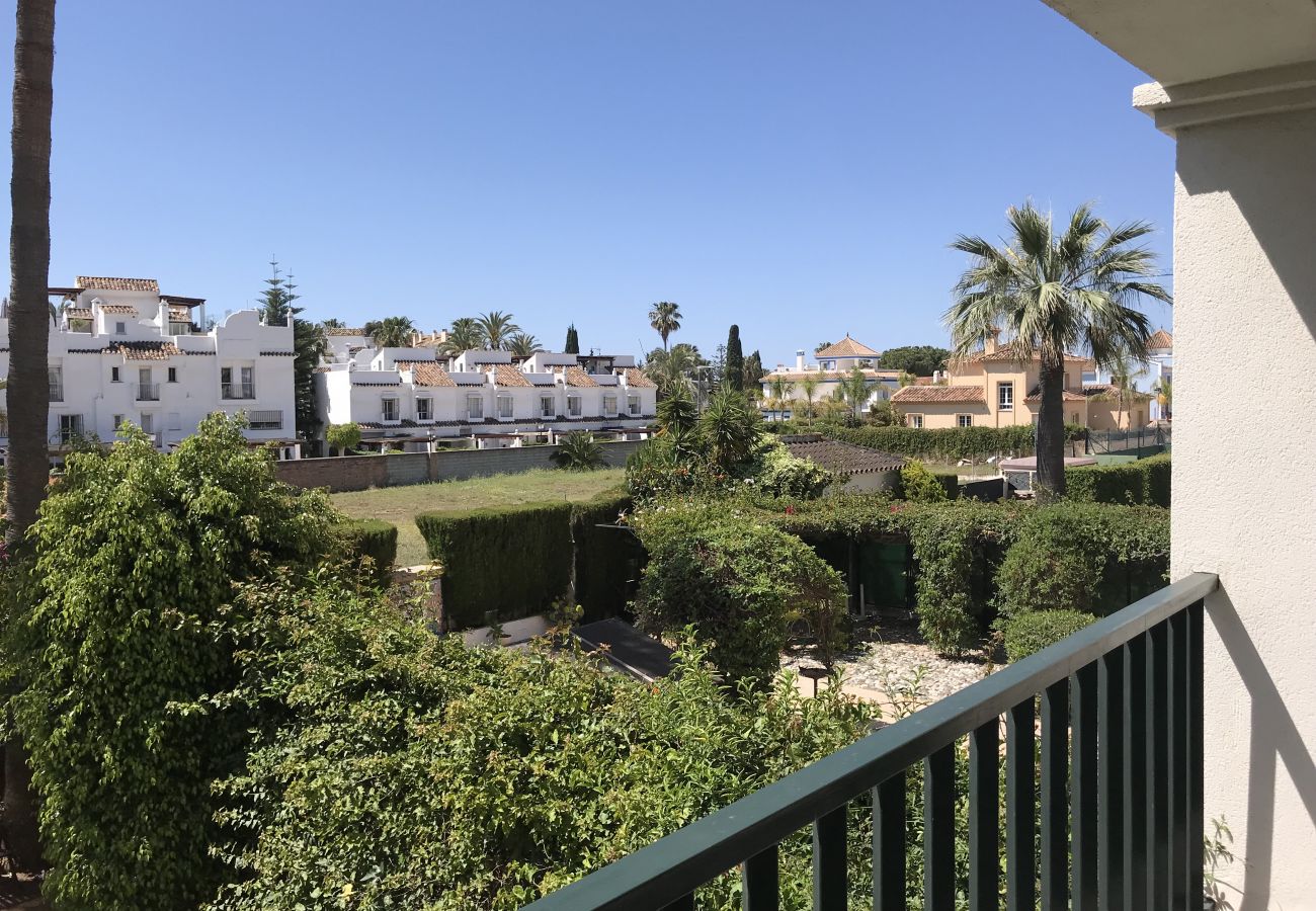Apartment in San Pedro de Alcántara - Modern Gated Apartment near Beach & Puerto Banus