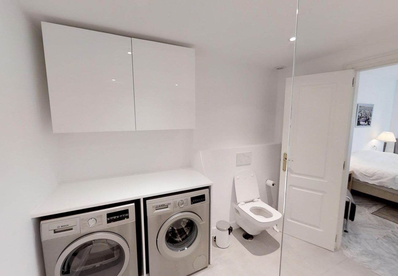 Apartment in San Pedro de Alcántara - Modern Gated Apartment near Beach & Puerto Banus