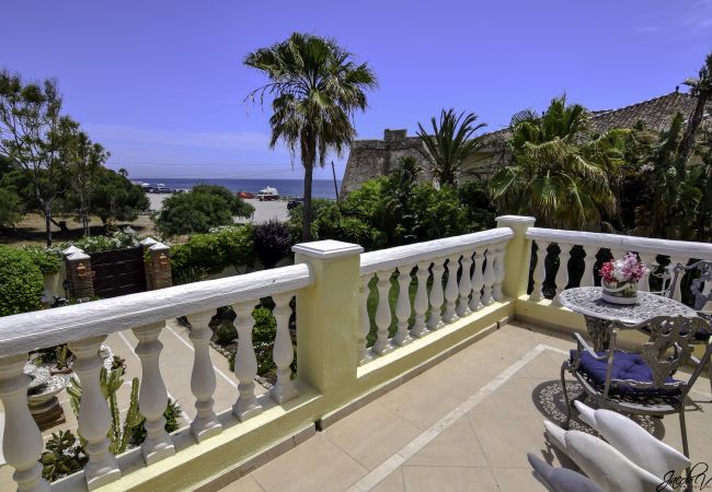 Villa/Dettached house in Marbella - 20001 - EXQUISITE VILLA 50M TO BEACH