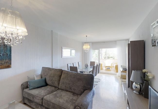 Apartment in Marbella - Beachside Family Apartment with Direct Pool Access