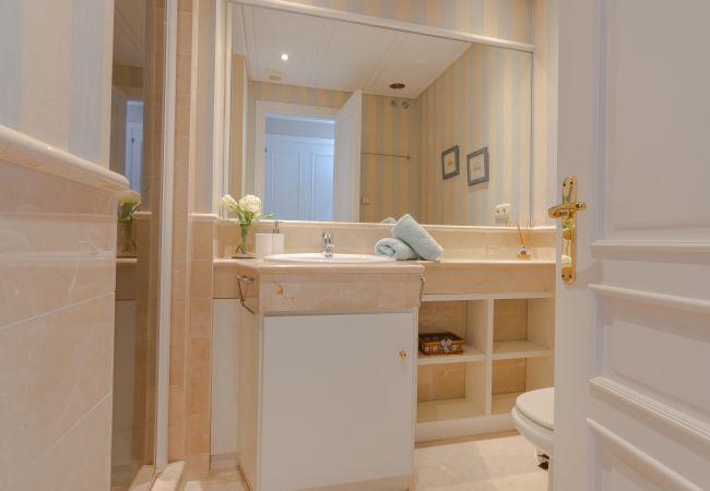Apartment in Marbella - Superb Front Line Location, Sea View- Heated Pool