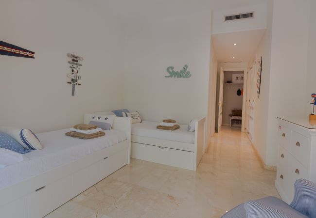 Apartment in Marbella - Superb Front Line Location, Sea View- Heated Pool