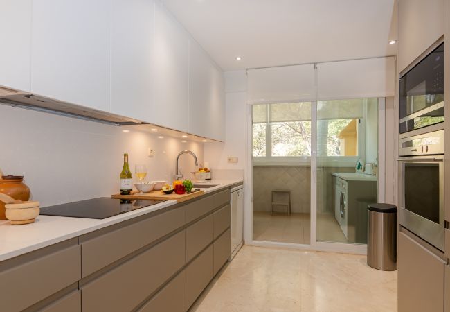 Apartment in Marbella - Superb Front Line Location, Sea View- Heated Pool