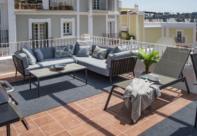 Apartment in Nueva andalucia - AP169- Comfortable 2 bedroom apartment