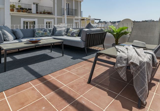 Apartment in Nueva andalucia - AP169- Comfortable 2 bedroom apartment