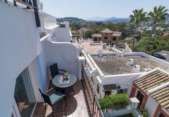 Apartment in Nueva andalucia - AP169- Comfortable 2 bedroom apartment