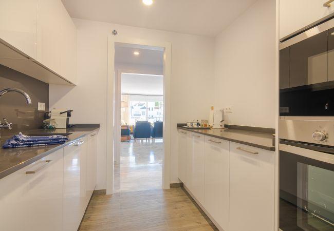 Apartment in Estepona - Beachside Penthouse with Rooftop Terrace & Pool