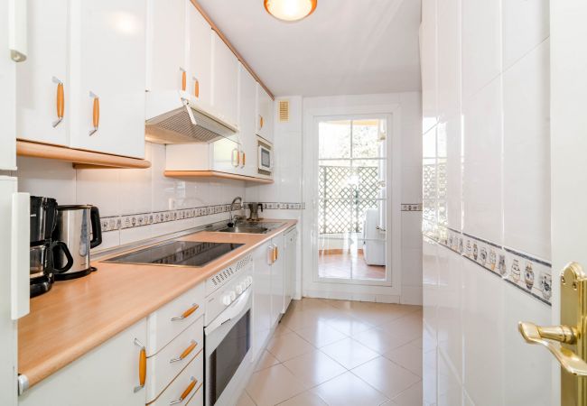 Apartment in Nueva andalucia - SAA- Comfortable Apartment near Puerto Banus