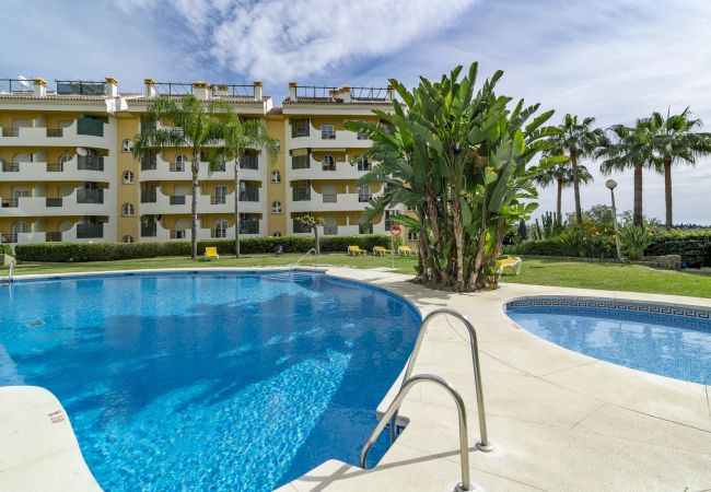 Apartment in Nueva andalucia - SAD - Spacious 2 bedroom duplex Puerto Banus